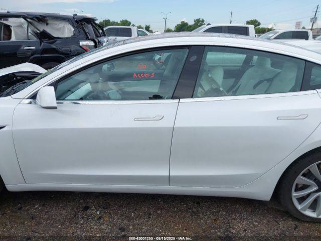 Tesla Model 3 Image 13