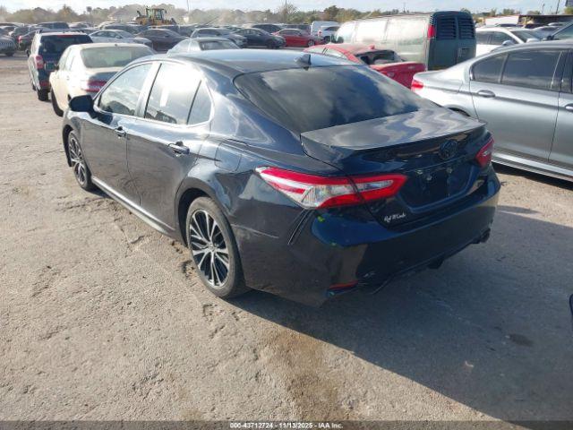 Toyota Camry Se Image 15