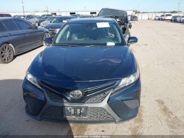 Toyota Camry Se Image 2