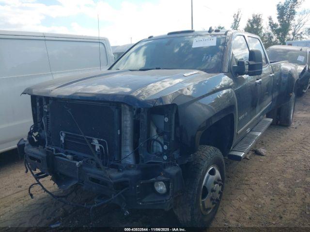 Chevrolet Silverado 3500 Ltz Image 4