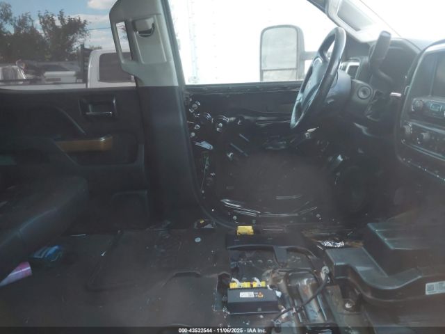 Chevrolet Silverado 3500 Ltz Image 6