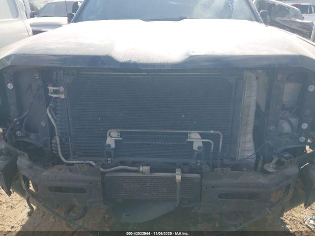 Chevrolet Silverado 3500 Ltz Image 10