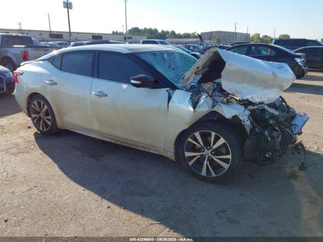 Salvage Nissan Maxima