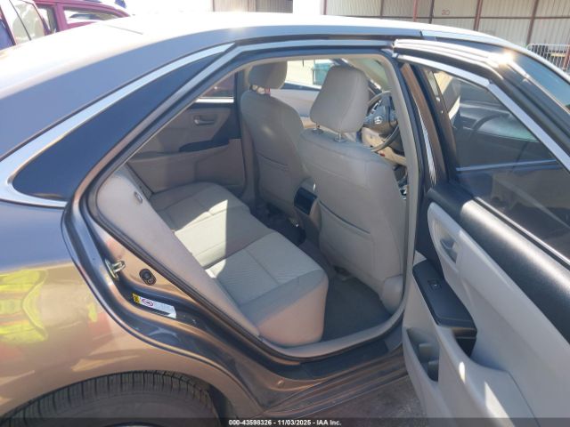 Toyota Camry Le Image 16