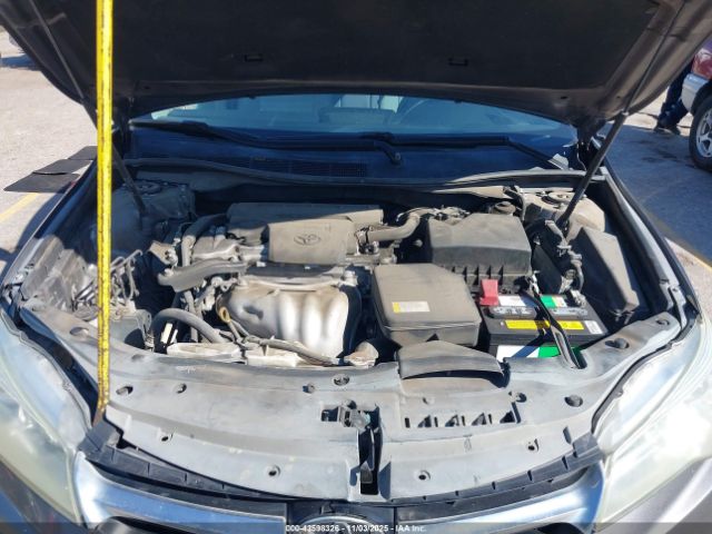 Toyota Camry Le Image 9