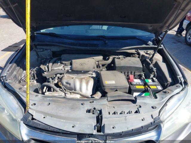 Toyota Camry Le Image 9