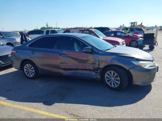 Toyota Camry Le Image 2