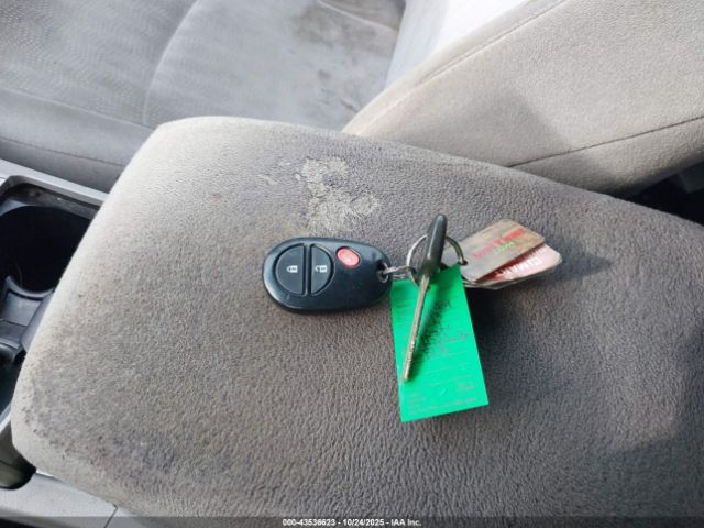 Toyota Highlander Base V6 Image 8