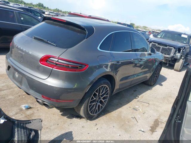 Porsche Macan S Image 17