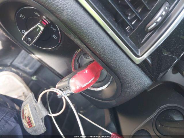 Porsche Macan S Image 4