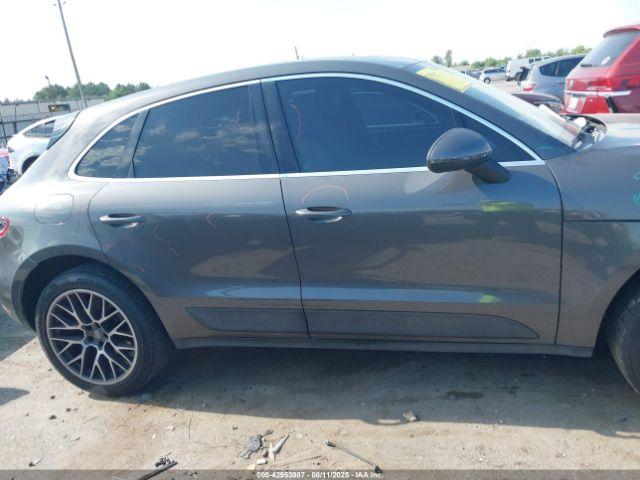 Porsche Macan S Image 8