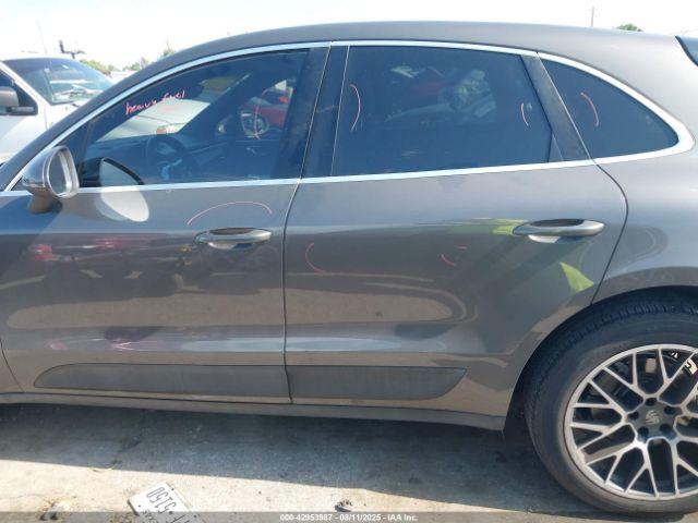 Porsche Macan S Image 6