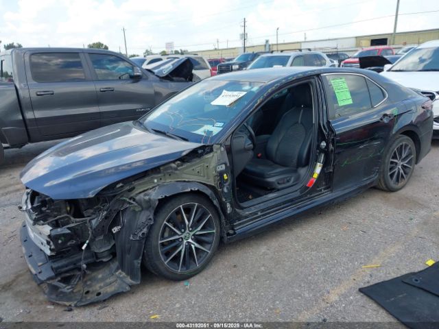 Toyota Camry Se Image 7