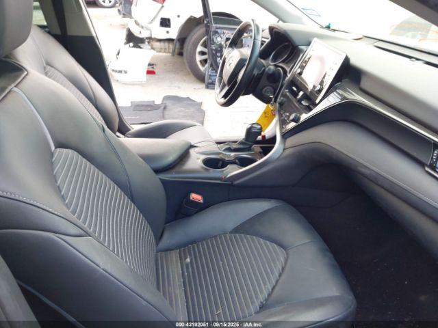 Toyota Camry Se Image 2