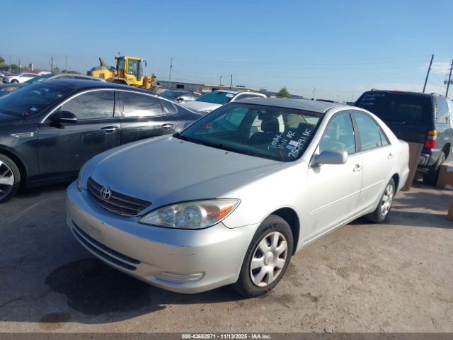 Toyota Camry Le Image 11