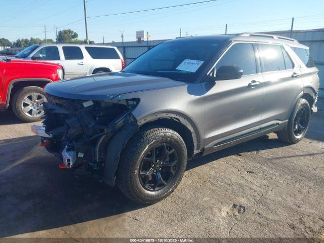 Ford Explorer Timberline Image 2