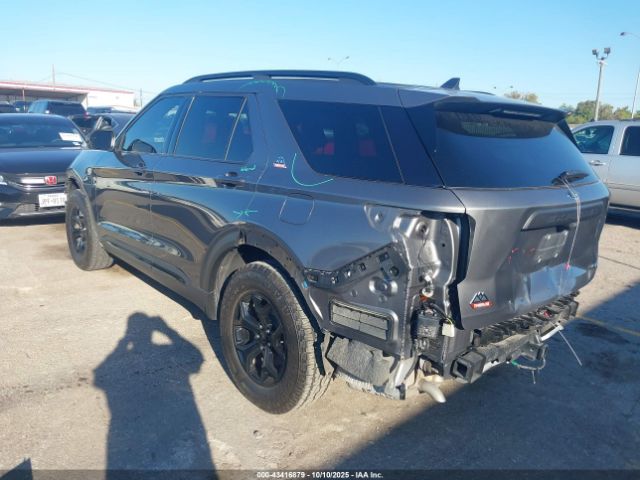 Ford Explorer Timberline Image 3