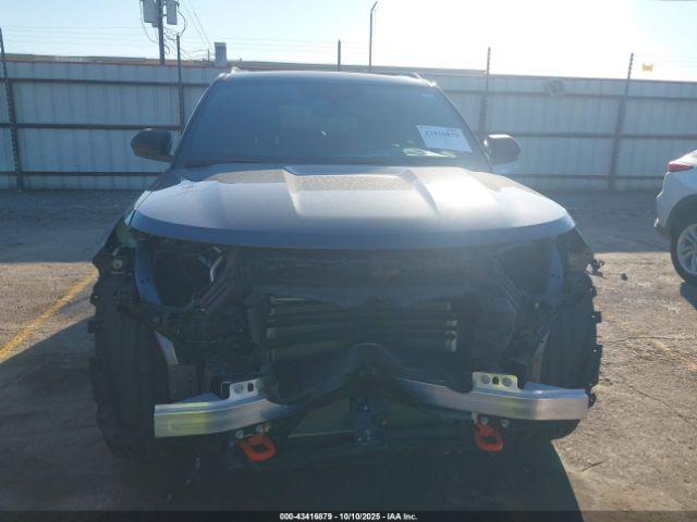 Ford Explorer Timberline Image 12