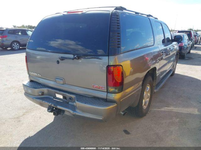 GMC Yukon Denali Image 5