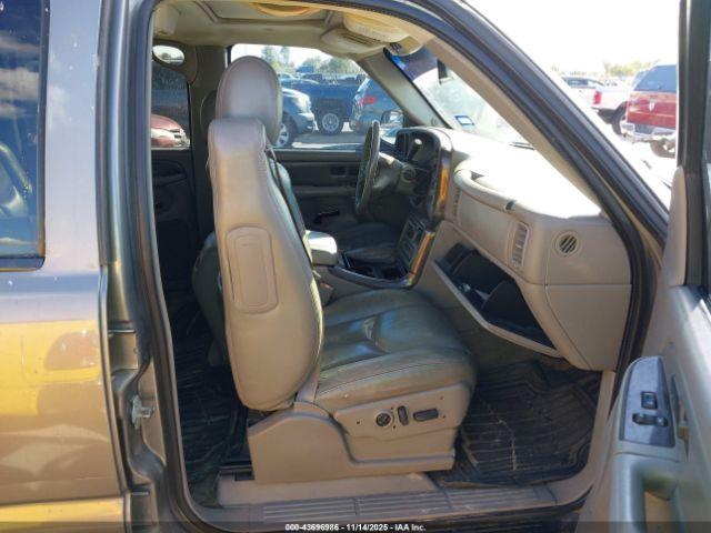 GMC Yukon Denali Image 7