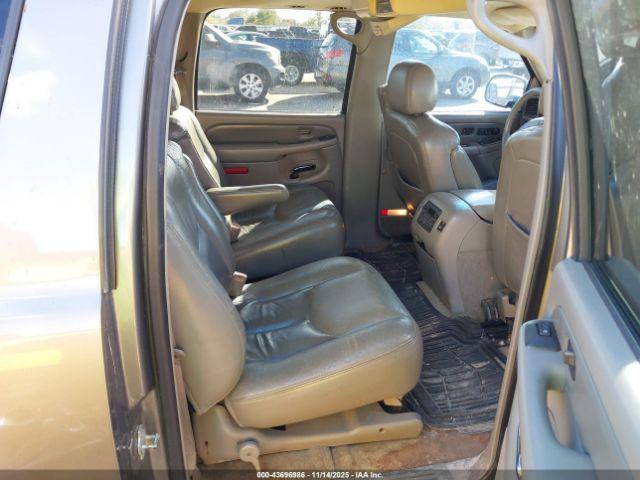 GMC Yukon Denali Image 9