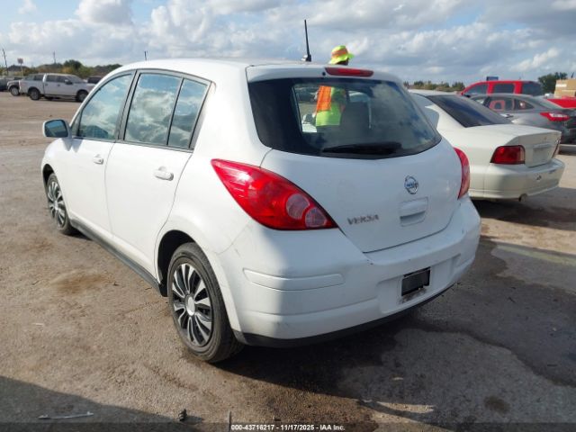 Nissan Versa 1.8s Image 2