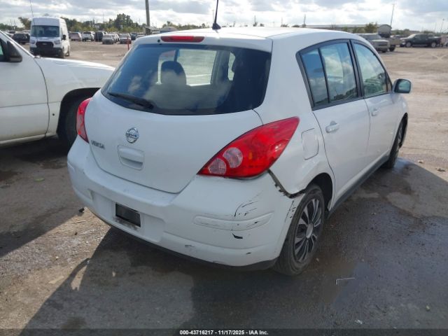Nissan Versa 1.8s Image 10