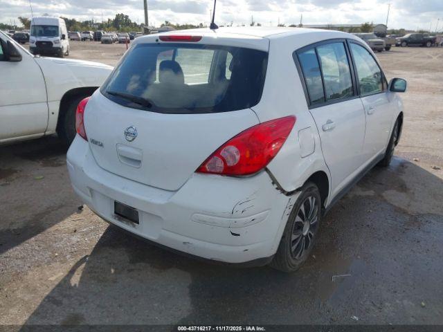 Nissan Versa 1.8s Image 10