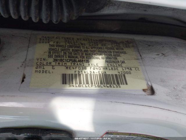 Nissan Versa 1.8s Image 6