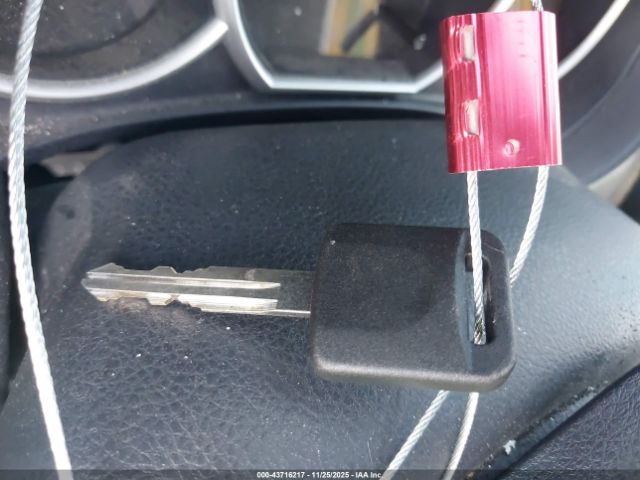 Nissan Versa 1.8s Image 9