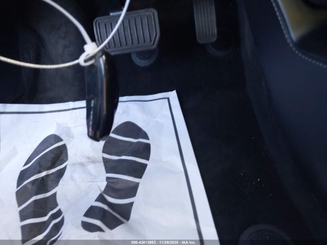 Tesla Model S Image 17