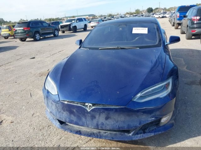Tesla Model S Image 16