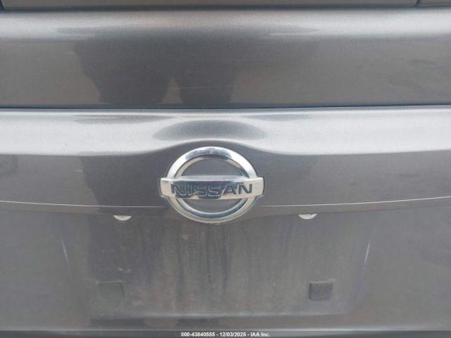 Nissan Versa 1.6 S+ Image 4