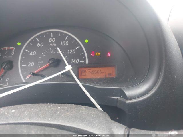 Nissan Versa 1.6 S+ Image 5