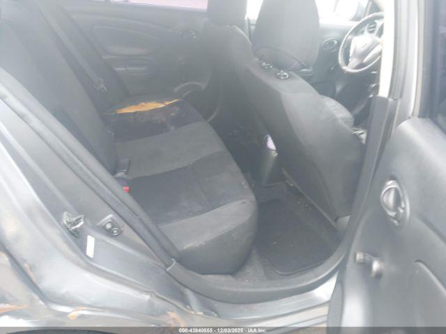 Nissan Versa 1.6 S+ Image 7