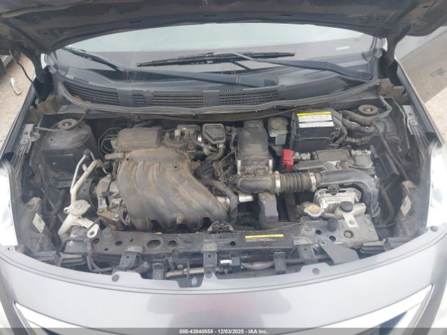 Nissan Versa 1.6 S+ Image 9