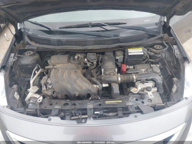 Nissan Versa 1.6 S+ Image 9