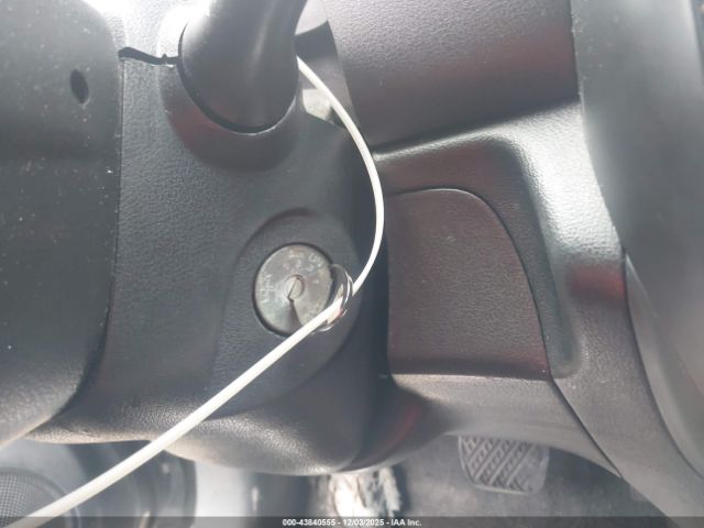 Nissan Versa 1.6 S+ Image 11