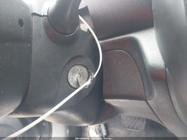 Nissan Versa 1.6 S+ Image 11