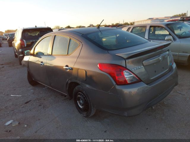 Nissan Versa Image 7
