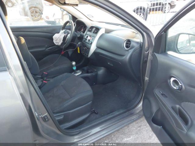 Nissan Versa Image 6