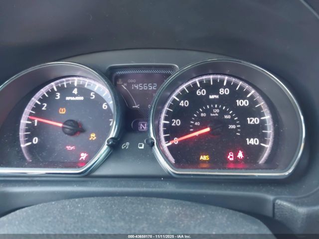 Nissan Versa Image 5