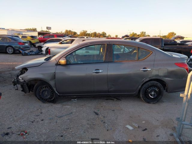 Nissan Versa Image 16