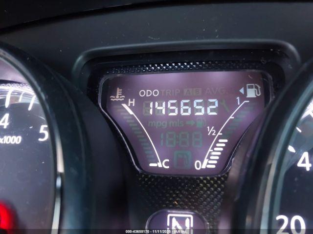 Nissan Versa Image 14