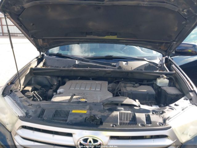 Toyota Highlander Base V6 Image 11