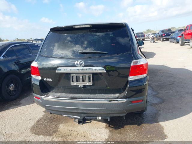 Toyota Highlander Base V6 Image 14