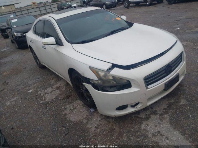  Salvage Nissan Maxima