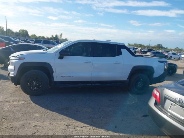 Chevrolet Silverado Ev Lt Image 17