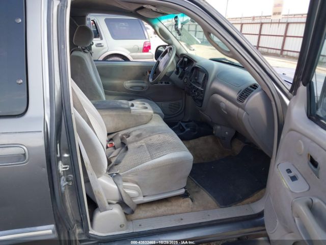 Toyota Tundra Sr5 V8 Image 6