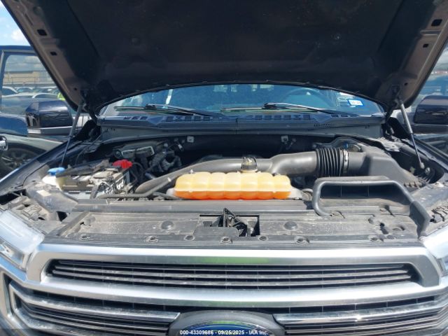 Ford F-150 Limited Image 2